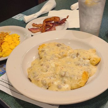 Metro Diner - Biscuits ans gravy hasbrowns and eggs - American Near Me - Daytona Beach, Florida Metro Diner - Biscuits ans gravy hasbrowns and eggs - American Near Me - Daytona Beach, Florida