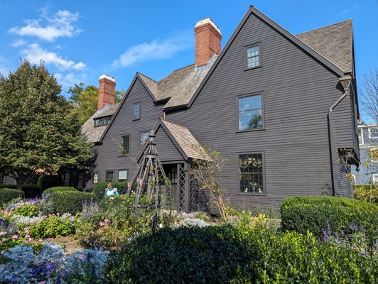 The House of the Seven Gables by null