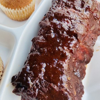 Triple Crown BBQ - Ribs were amazing and really liked the corn muffin - Barbeque Near Me - Luray, Virginia