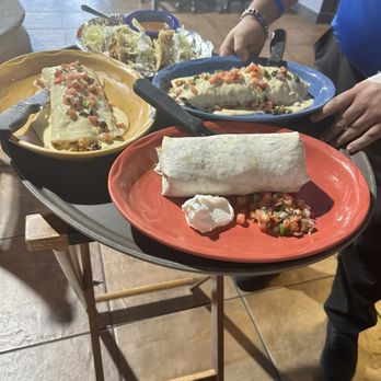Mexico Clasico - Our meals being delivered - Mexican Near Me - Rockford, Illinois Mexico Clasico - Our meals being delivered - Mexican Near Me - Rockford, Illinois