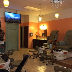 Mira Nails - Great spot! Good prices and clean.