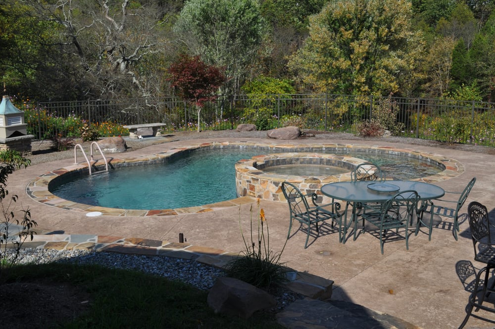 YORKTOWN POOLS & SPAS Updated October 2024 13 Photos 4350 W