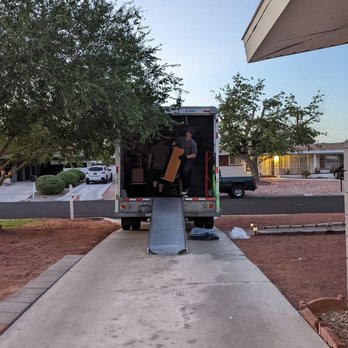 Reliable Movers - Unloading the truck - Movers Near Me Reliable Movers - Unloading the truck - Movers Near Me