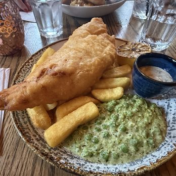 St James Tavern - Fish and chips! - Pubs Near Me - London, XGL