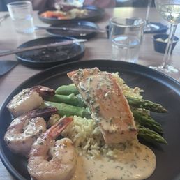 Salmon with jumbo shrimp, asparagus and rice! The best!!! Salmon with jumbo shrimp, asparagus and rice! The best!!!