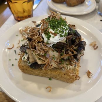 Dandy - Mushroom toast - Breakfast & Brunch Near Me - Montreal, Quebec Dandy - Mushroom toast - Breakfast & Brunch Near Me - Montreal, Quebec