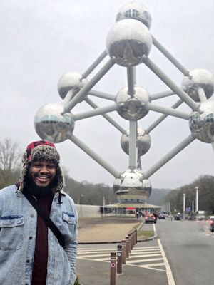 Atomium by null