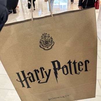 Miniso - Cute new shopping bag IG: @ammysalamii - Toy Stores Near Me - Glendale, California