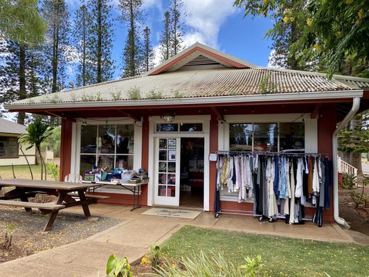 Lanai by null