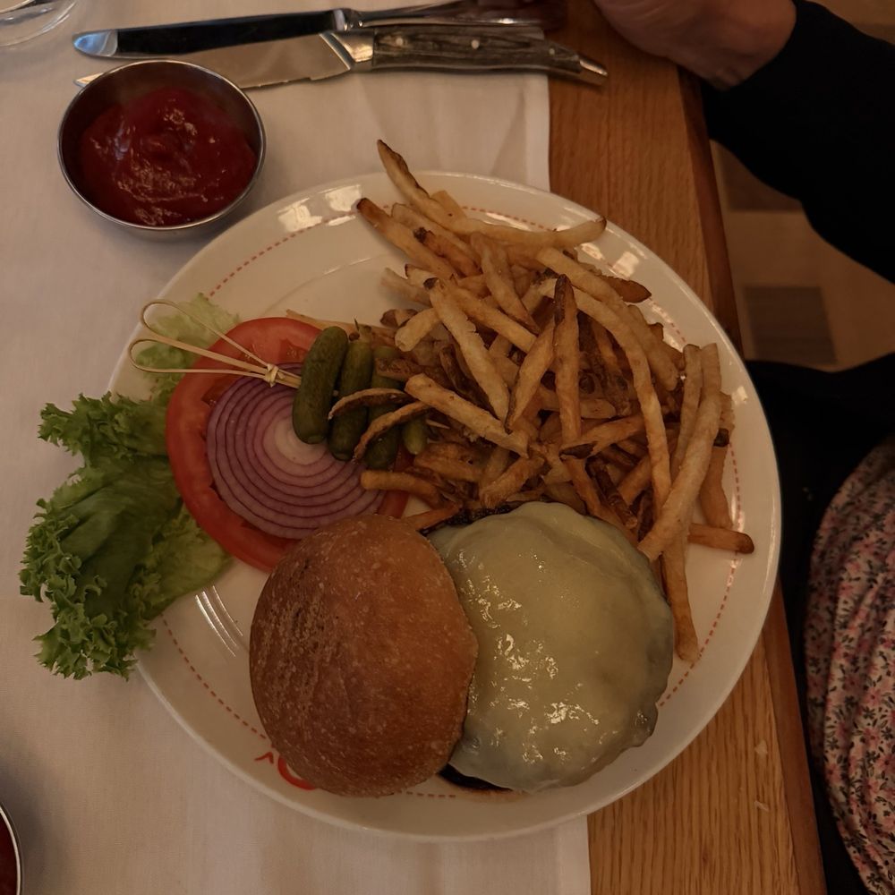 Quality Bistro - French onion burger - French Near Me - New York, New York Quality Bistro - French onion burger - French Near Me - New York, New York