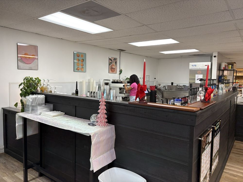 Family Grounds Cafe Logo