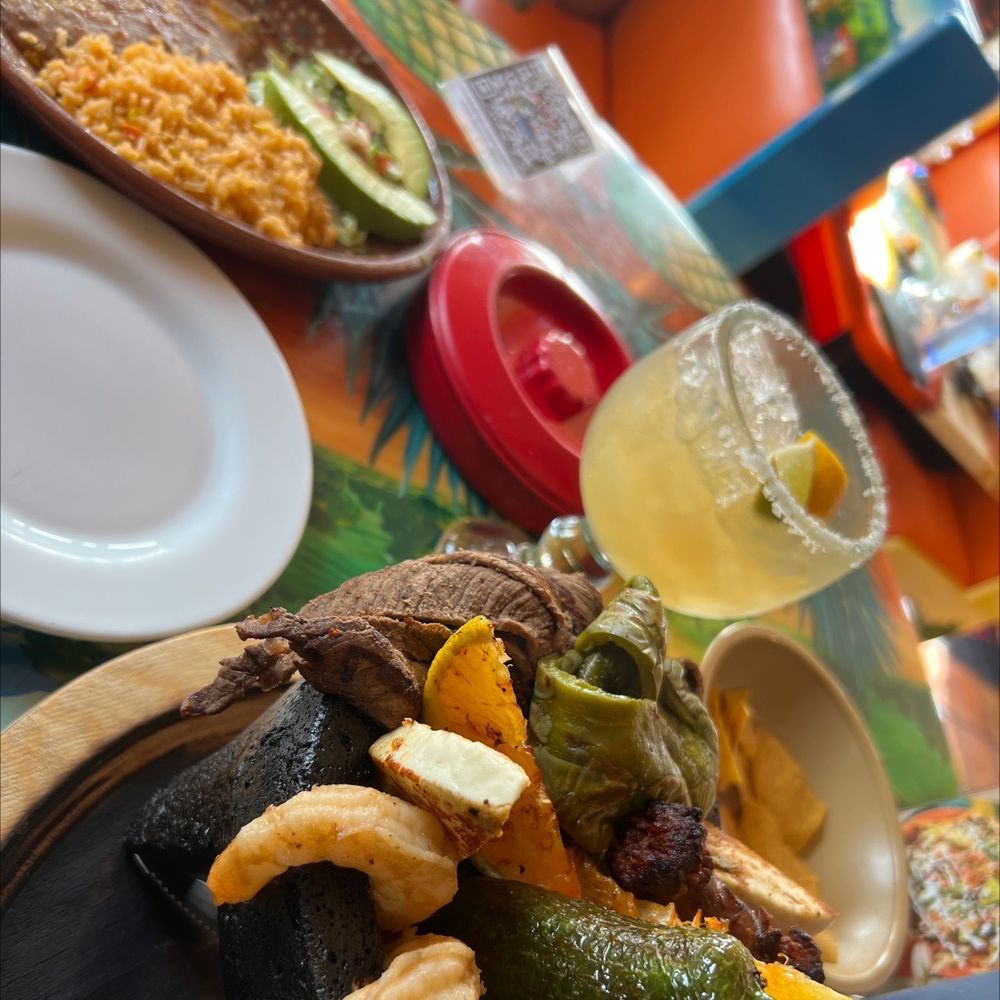 Casa Colima Mexican Restaurant - Tualatin - Lots of food with lots of combination of flavors. - Mexican Near Me - Tualatin, Oregon
