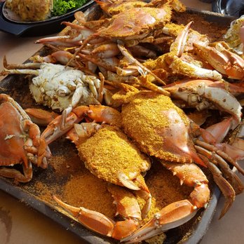 Cantler's Riverside - A dozen large crabs, crab cake above - Seafood Near Me - Annapolis, Maryland Cantler's Riverside - A dozen large crabs, crab cake above - Seafood Near Me - Annapolis, Maryland