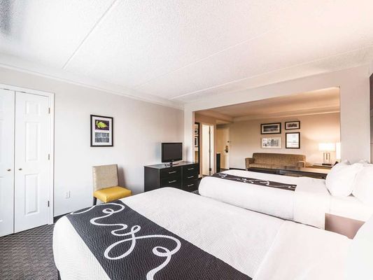 La Quinta Inn & Suites by Wyndham San Antonio Downtown by null