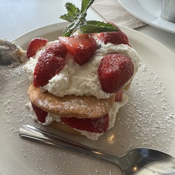 bellagreen - Gluten free strawberry short cake. - New American Near Me - The Woodlands, Texas