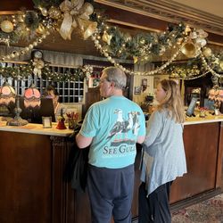 Boardwalk Plaza Hotel - Check in desk