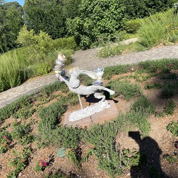 Memphis Botanic Garden - Alice in Wonderland art - Botanical Gardens Near Me - Memphis, Tennessee Memphis Botanic Garden - Alice in Wonderland art - Botanical Gardens Near Me - Memphis, Tennessee