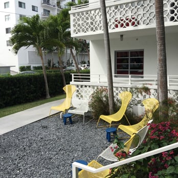 Hotel Gaythering - Outdoor seating - Hotels Near Me - Miami Beach, Florida Hotel Gaythering - Outdoor seating - Hotels Near Me - Miami Beach, Florida