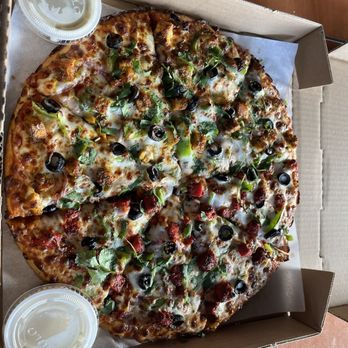 Tandoori Slice - Half butter chicken half chicken tikka minus the shrooms - Pizza Near Me - Des Moines, Washington