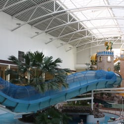 Schwimm- u. Wasserparadies schwapp - Die MasterBlaster Rutsche entlang des Drachenpalastes