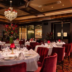 Anthony's Runway 84 - Dining room