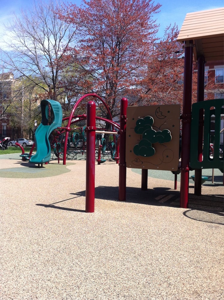 DEAN PLAYGROUND PARK Updated August 2024 1344 N Dean St, Chicago