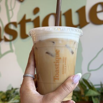 Toastique - Iced Vanilla Latte with Cold Foam - Coffee & Tea Near Me - Ladera Ranch, California