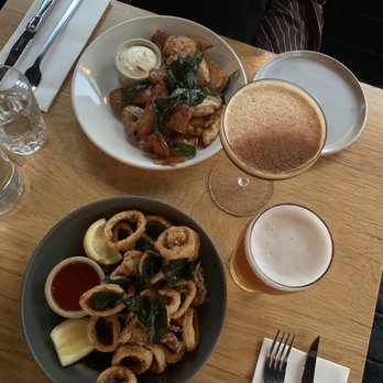 Hole In The Wall - Delicious food and drinks - Australian Near Me - Brooklyn, New York
