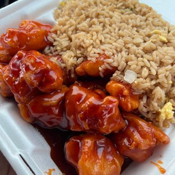 Shang Hai River - General Tso's Chicken Combo Platter - Chinese Near Me - Youngstown, Ohio