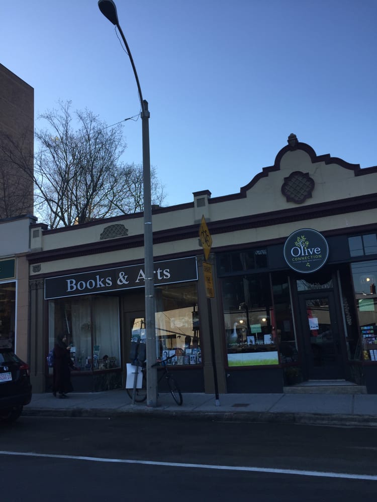 Books & Arts Logo