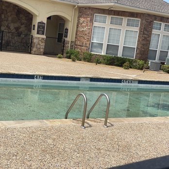 Quail Landing - Disgusting Pool - Apartments Near Me - Oklahoma City, Oklahoma Quail Landing - Disgusting Pool - Apartments Near Me - Oklahoma City, Oklahoma