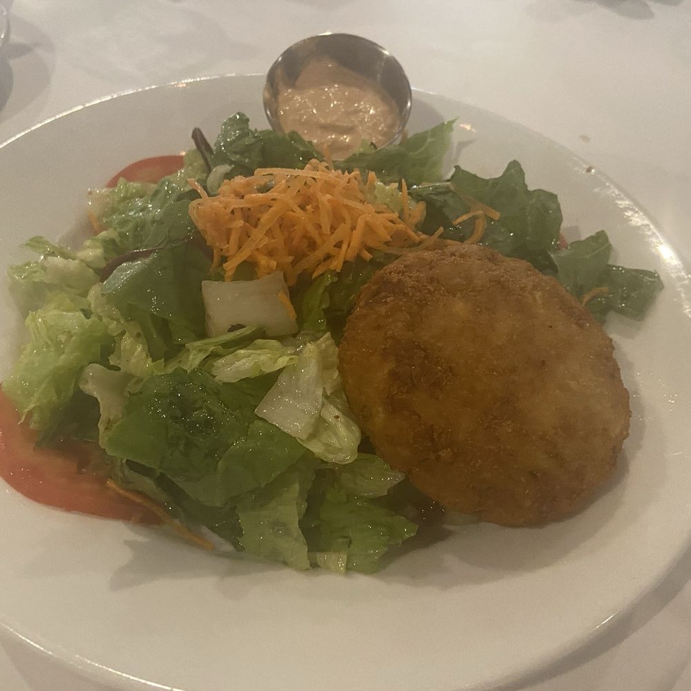 Cafe Lynn - Crabcake salad - Seafood Near Me - Mandeville, Louisiana Cafe Lynn - Crabcake salad - Seafood Near Me - Mandeville, Louisiana