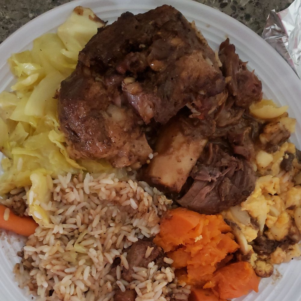 Chef Marilyn's - Just a little bit of Oxtails, Short Rib of Beef, Cabbage, White Rice w/gravy, Mac & Cheese, and Candied Yams. OMG!!! - Southern Near Me - Los Angeles, California Chef Marilyn's - Just a little bit of Oxtails, Short Rib of Beef, Cabbage, White Rice w/gravy, Mac & Cheese, and Candied Yams. OMG!!! - Southern Near Me - Los Angeles, California