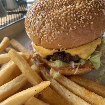 Brookside Golf Club Restaurant - Cheeseburger - American Near Me - Pasadena, California Brookside Golf Club Restaurant - Cheeseburger - American Near Me - Pasadena, California