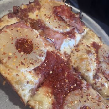 Via 313 Pizza - Detroit Hawaiian SM - Pizza Near Me - San Antonio, Texas Via 313 Pizza - Detroit Hawaiian SM - Pizza Near Me - San Antonio, Texas