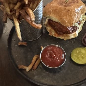 Brickmen Kitchen + Bar - Nashville Hot Chicken - Wine Bars Near Me - Kingston, New York