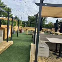 M Bar Sports Lounge - Outside patio