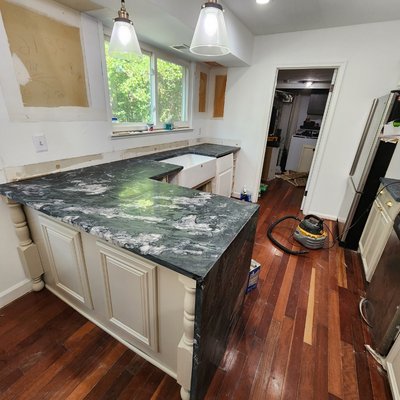 Granite & Plumbing Logo