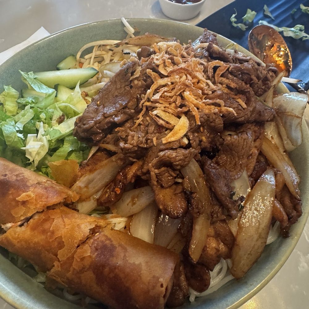 Lantern Vietnamese Kitchen - Vermicelli with chicken and steak. - Breakfast & Brunch Near Me - Rancho Cucamonga, California