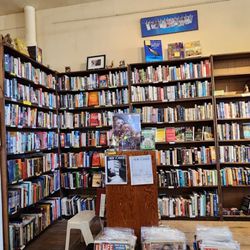 Broadway Book Mall - BOOKS!