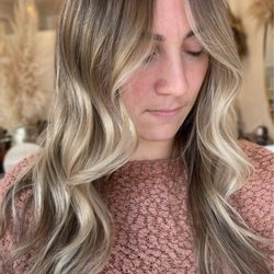 Steel Magnolia Salon - Blonding hair color