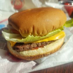Wendy's - Baby cheeseburger