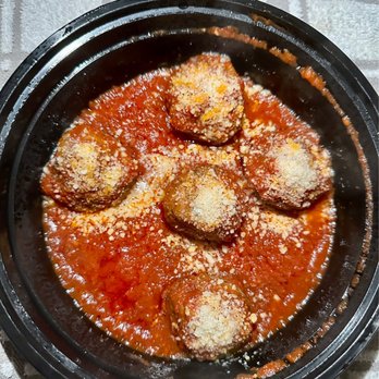 Piccola Pizzeria - Polpette di Carne al sugo - Pizza Near Me - Doral, Florida Piccola Pizzeria - Polpette di Carne al sugo - Pizza Near Me - Doral, Florida