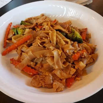 Siam Gulf - Pad See Ew - Sushi Bars Near Me - Sarasota, Florida
