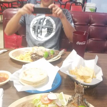 Antojitos Guanacos - Salvadoran Near Me - Kerman, California