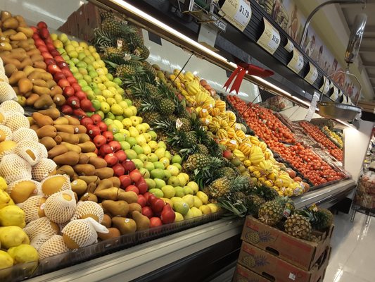 RUSS’S MARKET AT 66TH & O ST. - LINCOLN - Updated March 2026 - 26 ...