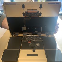 Mac computer with NO water damage!! Mac computer with NO water damage!!
