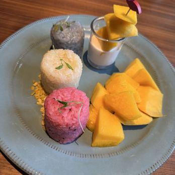 Star Leaf - Mango sticky rice - Asian Fusion Near Me - Pasadena, California Star Leaf - Mango sticky rice - Asian Fusion Near Me - Pasadena, California