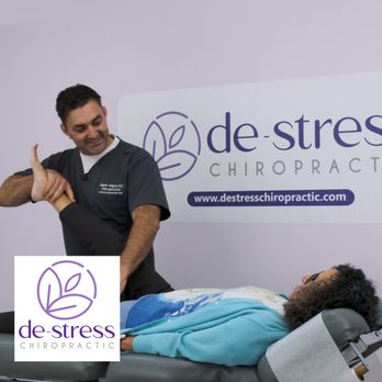 De-Stress Chiropractic - Dr Algee is checking lower leg reflexes. - Chiropractors Near Me - Ventura, California De-Stress Chiropractic - Dr Algee is checking lower leg reflexes. - Chiropractors Near Me - Ventura, California