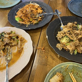 Nakorn Thai Restaurant - Pad Thai, pad see ew, Drunk lady noodle - Thai Near Me - Summit, New Jersey